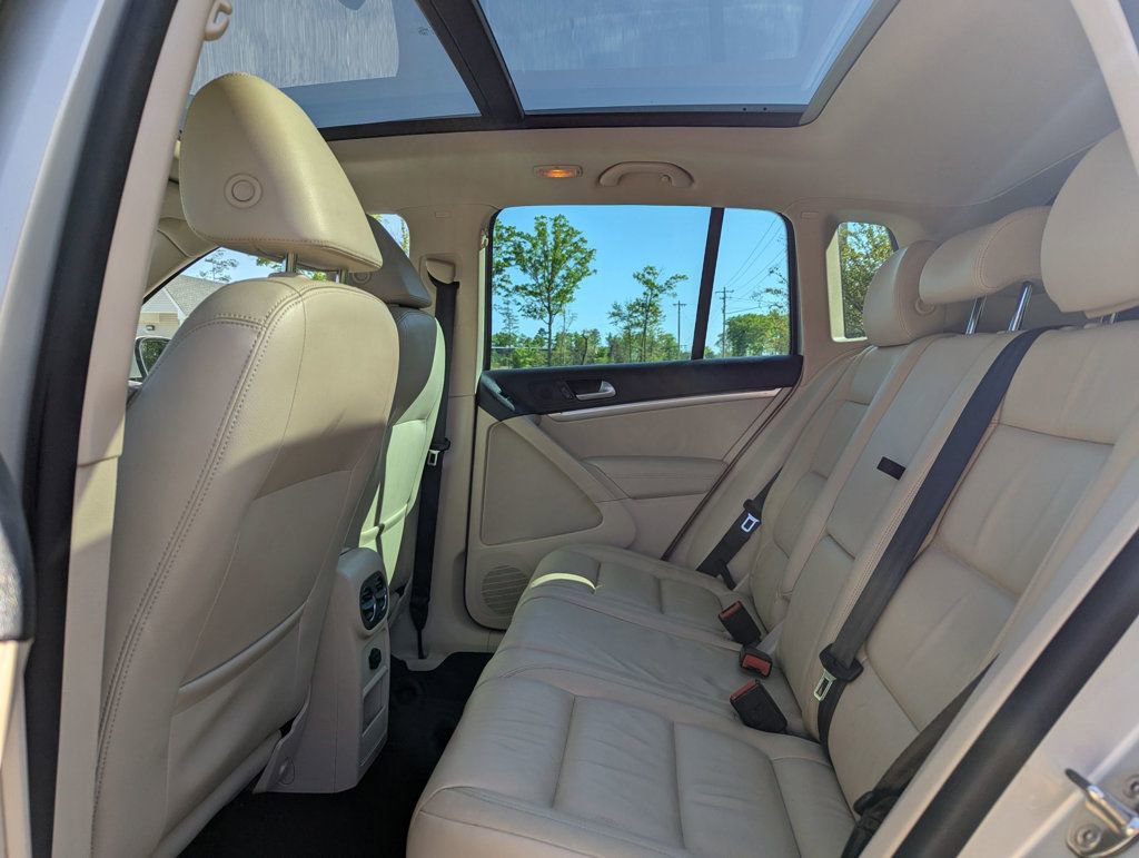 Used 2013 Volkswagen Tiguan SEL image 16