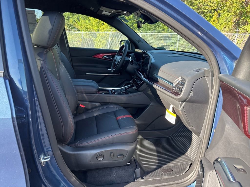 New 2026 Chevrolet Traverse RS w/ LPO, Floor Liner Package image 9