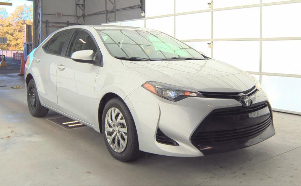 Used 2018 Toyota Corolla LE image 4