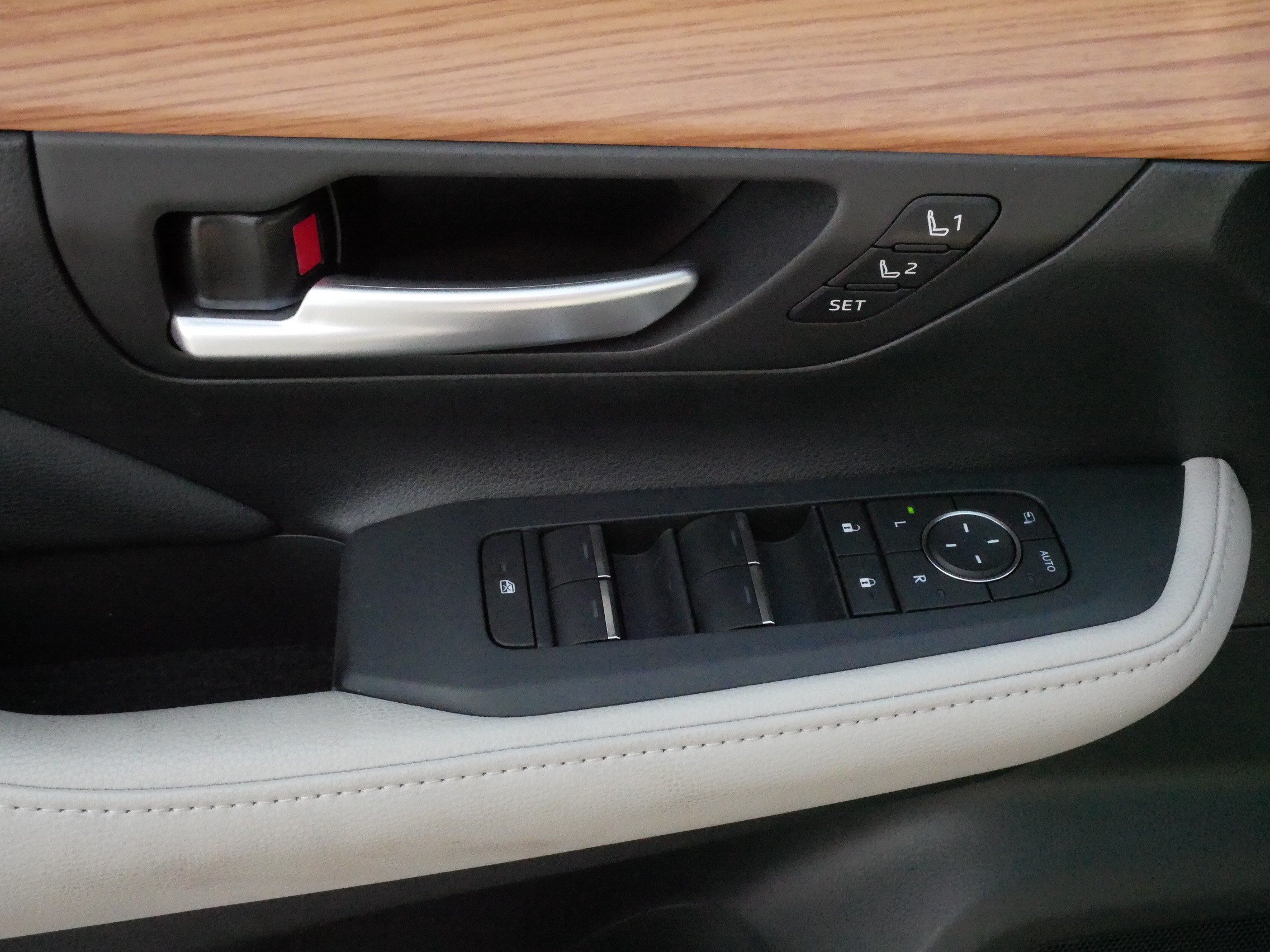 Certified 2025 Toyota Grand Highlander AWD image 19