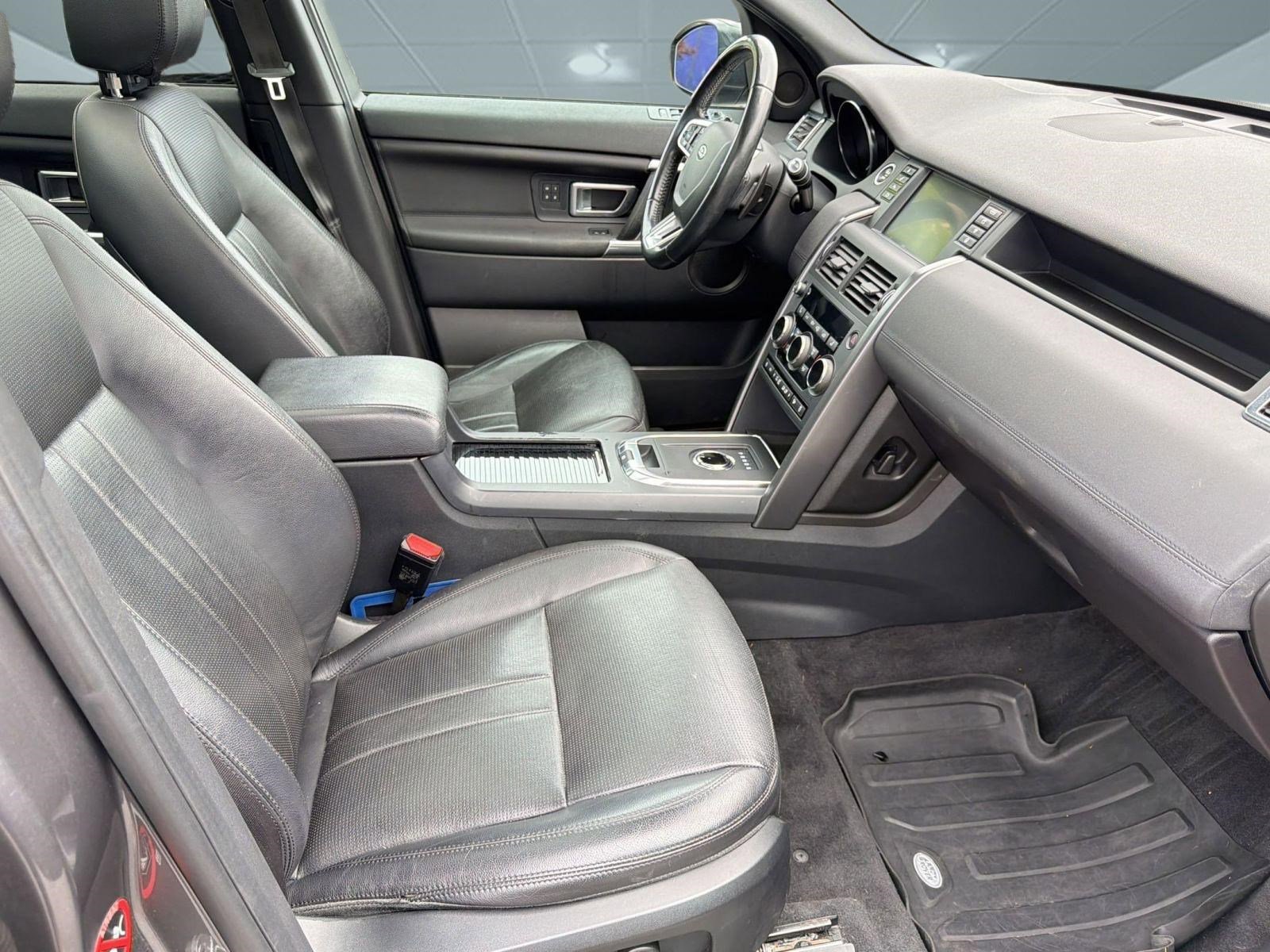 Used 2019 Land Rover Discovery Sport image 29