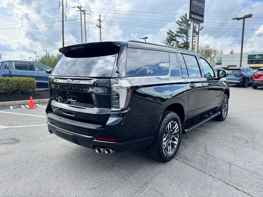 Used 2026 Chevrolet Suburban Z71 w/ Comfort Package AWD/4WD image 7
