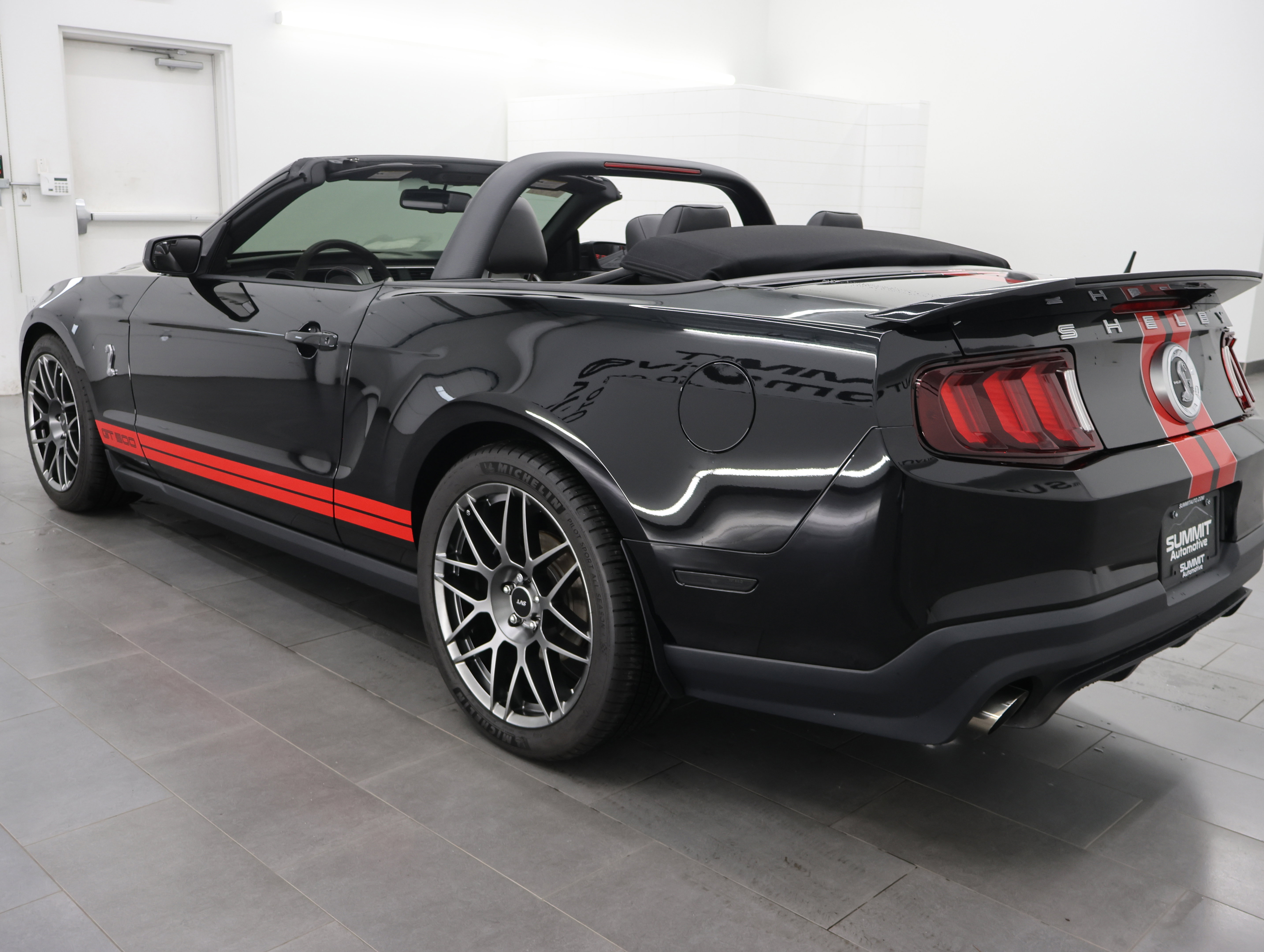 Used 2011 Ford Mustang Shelby GT500 w/ SVT Performance Pkg RWD image 61