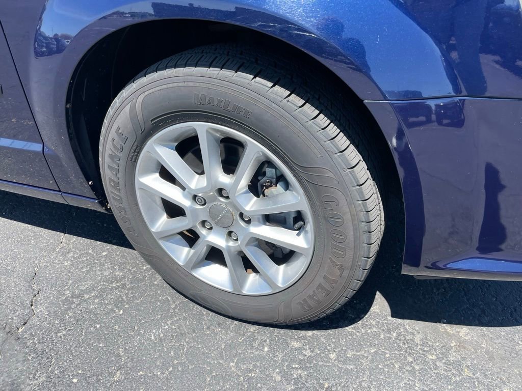 Used 2012 Dodge Grand Caravan R/T w/ Safety Sphere Group FWD image 3
