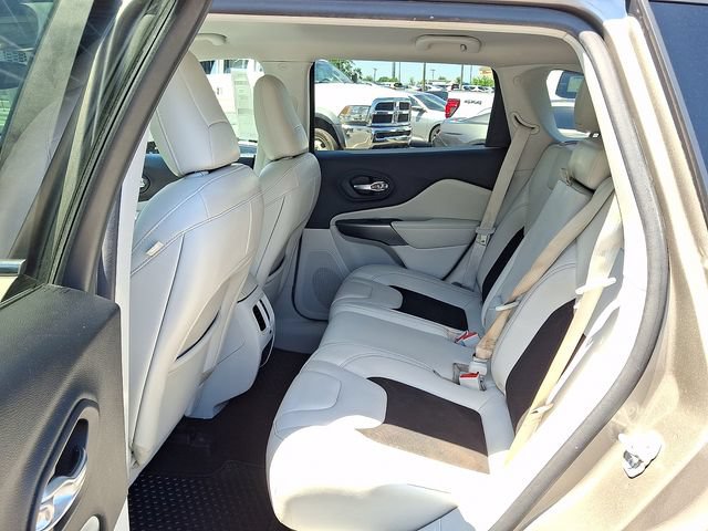 Used 2020 Jeep Cherokee Latitude Plus w/ Comfort/Convenience Group AWD/4WD image 8