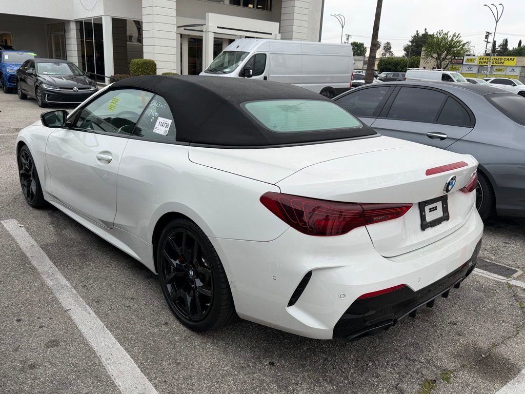Used 2025 BMW M440i Convertible w/ Premium Package image 5