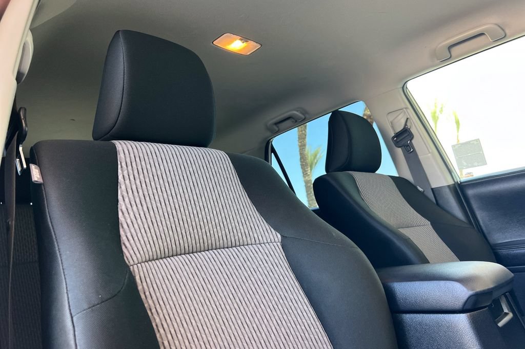 Certified 2018 Toyota 4Runner SR5 AWD/4WD image 20