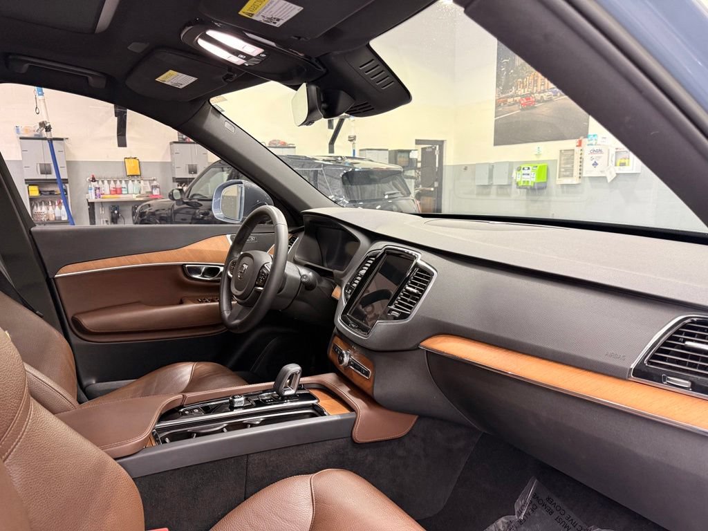 Used 2023 Volvo XC90 B6 Plus w/ Protection Package Premier AWD/4WD image 28