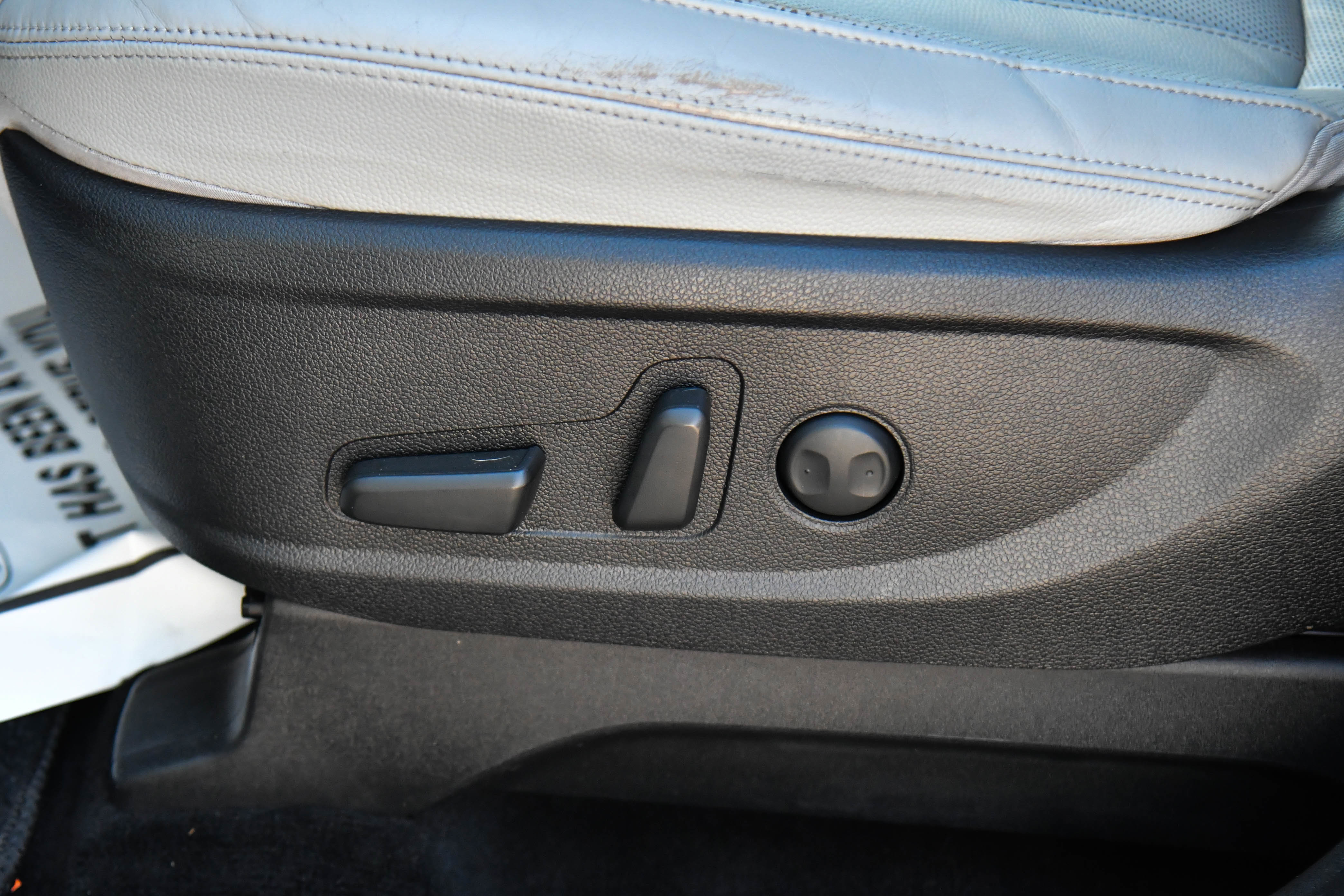 Used 2021 Hyundai Palisade SEL w/ Premium Package image 17