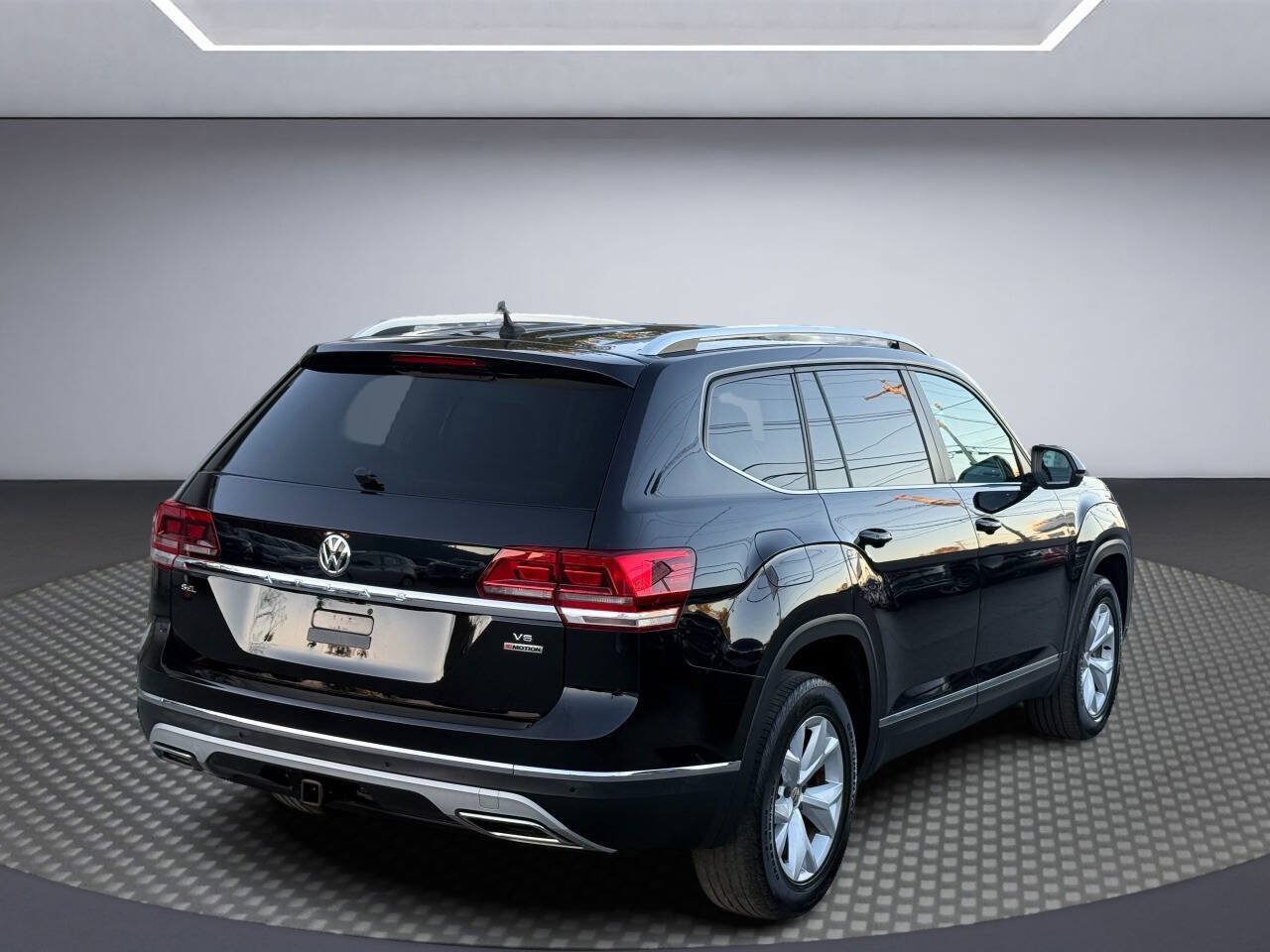 Used 2018 Volkswagen Atlas SEL AWD/4WD image 7