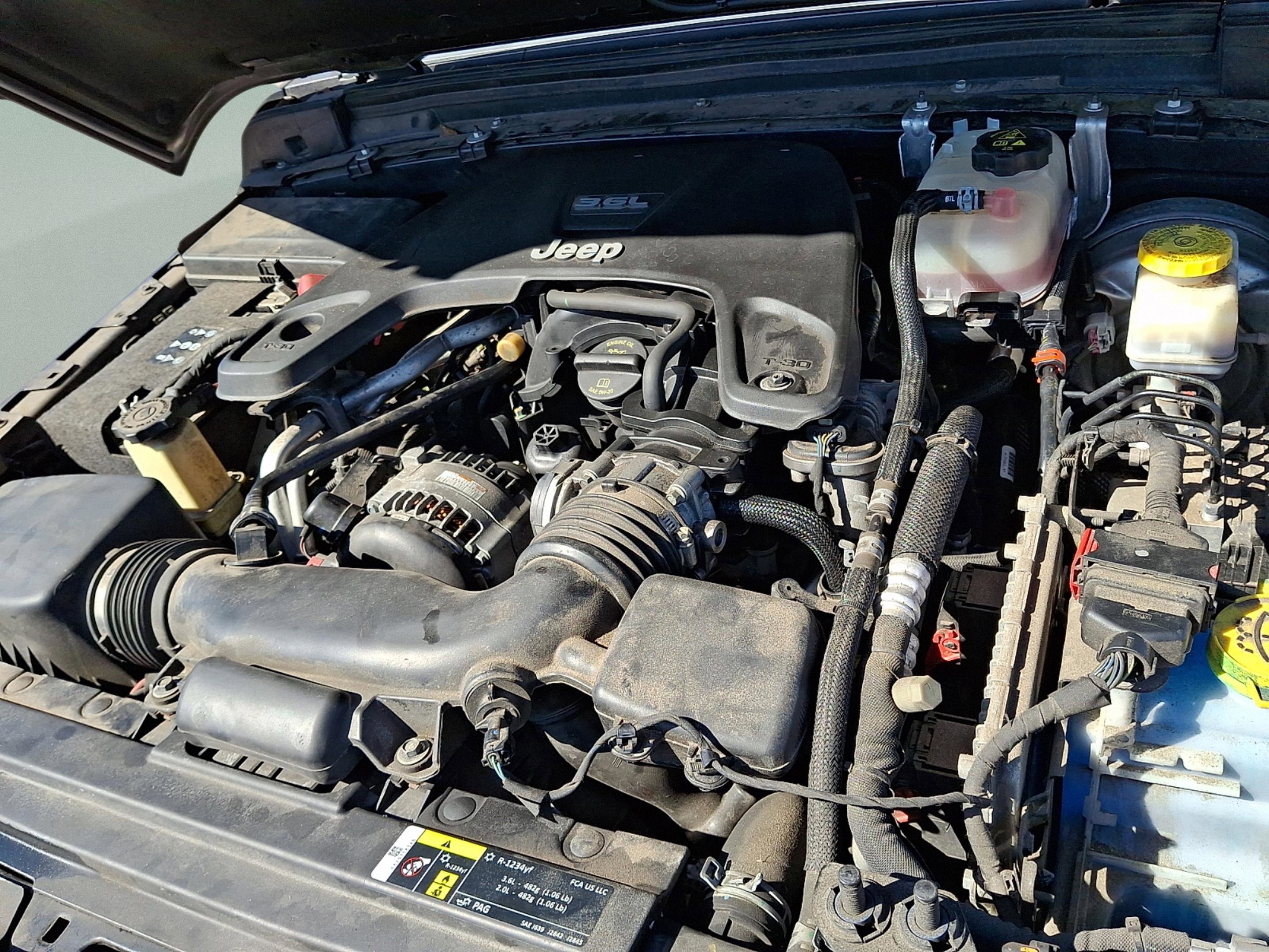 Certified 2018 Jeep Wrangler Unlimited Sahara image 27