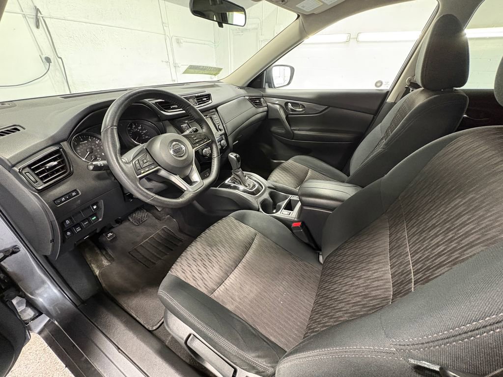 Used 2019 Nissan Rogue S image 17