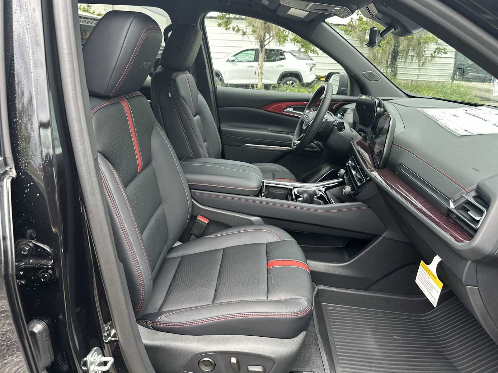 New 2026 Chevrolet Traverse RS w/ LPO, Floor Liner Package FWD image 19