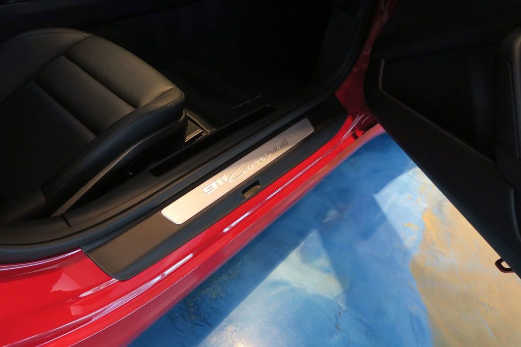 Used 2021 Porsche 911 Carrera 4 image 30