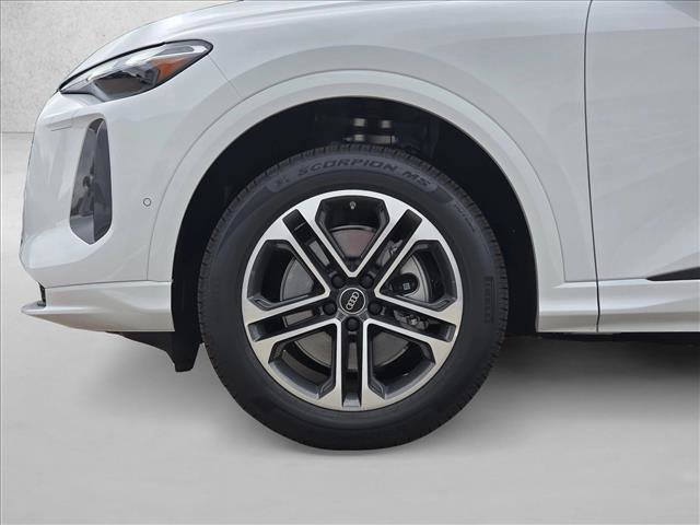 New 2025 Audi Q5 Premium image 9