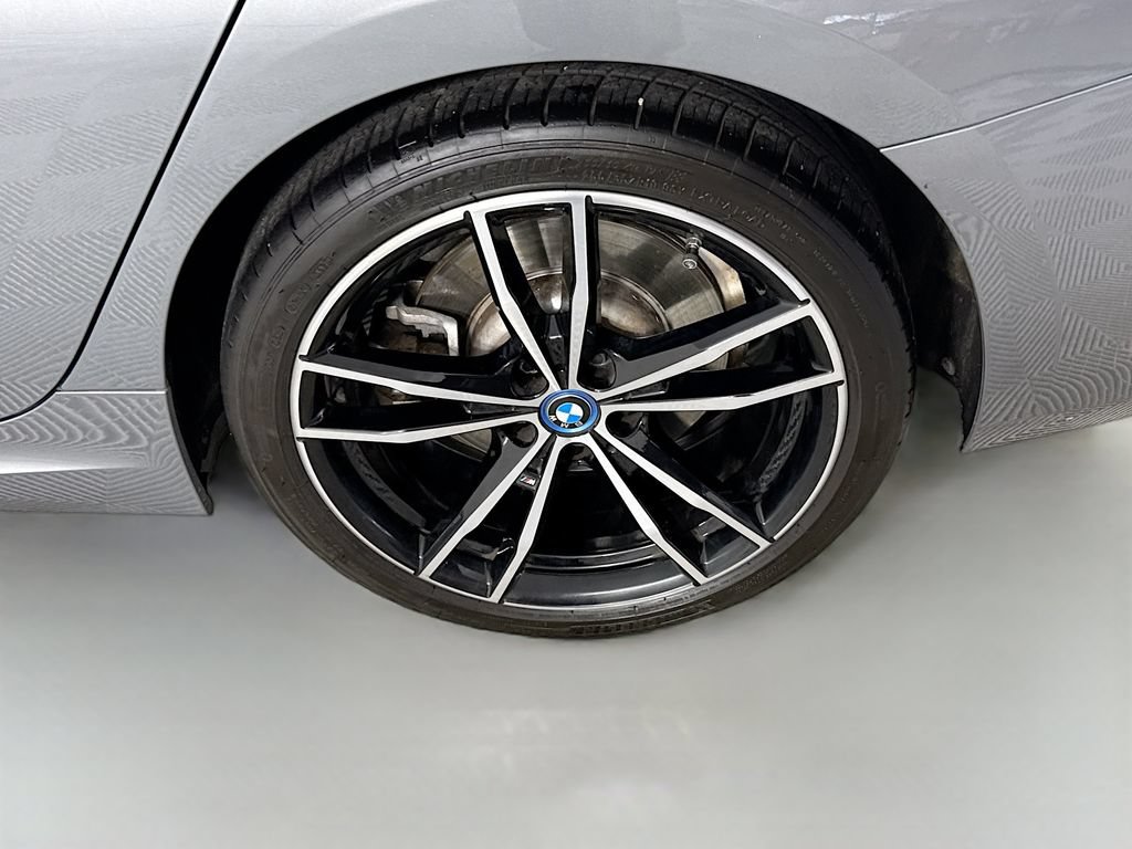 Used 2023 BMW 330e xDrive w/ M Sport Package AWD/4WD image 28