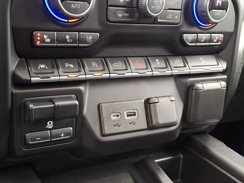 Used 2022 Chevrolet Silverado 1500 LTZ w/ LTZ Premium Package image 26