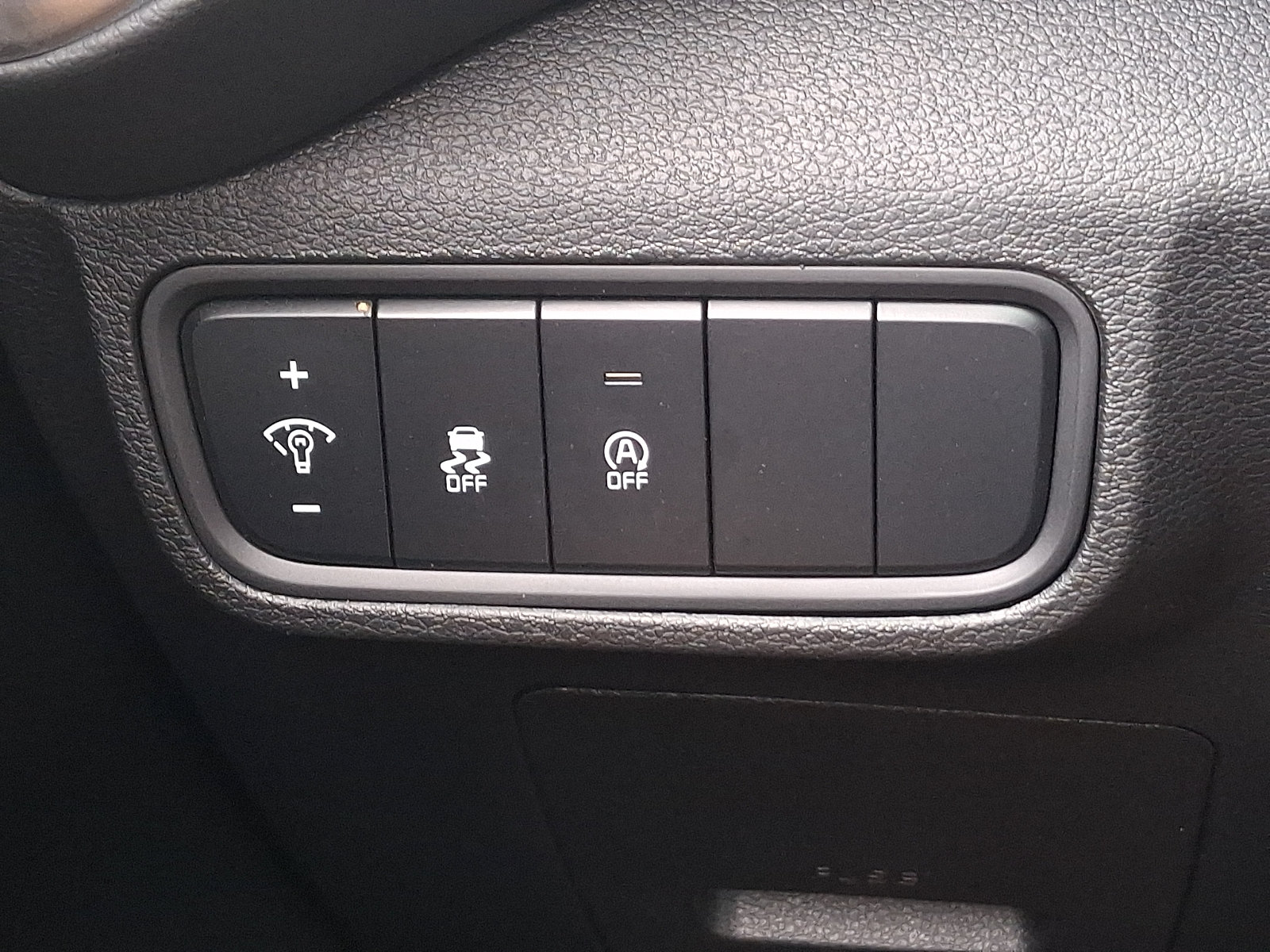 Used 2024 Kia Soul LX w/ LX Technology Package FWD image 23