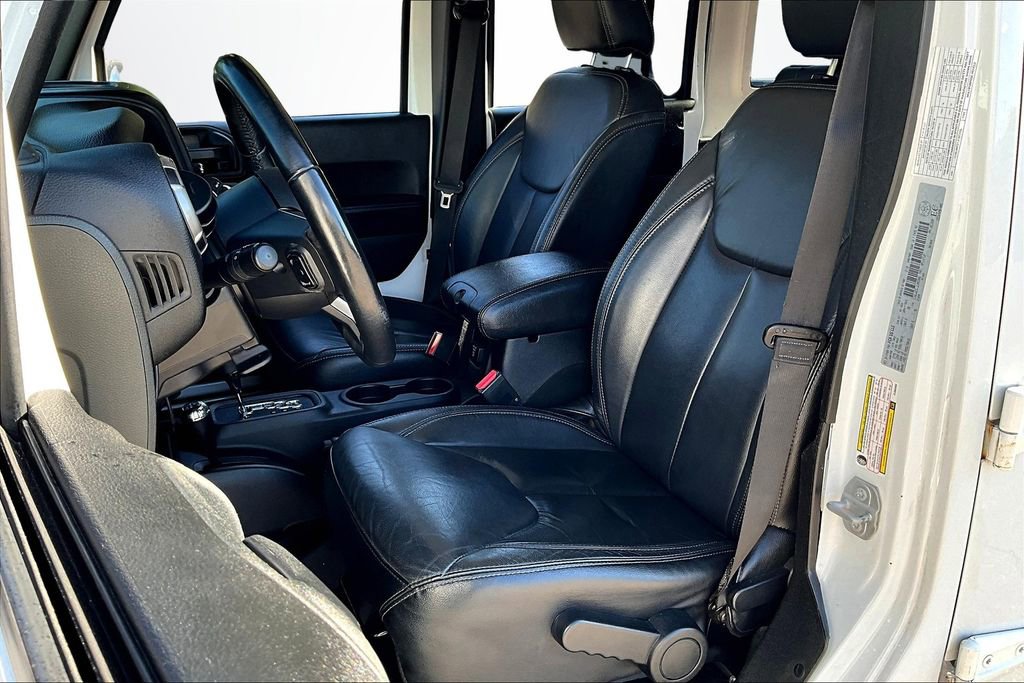 Used 2018 Jeep Wrangler Unlimited Sahara image 19