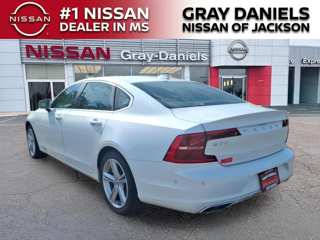 Used 2018 Volvo S90 T5 Momentum w/ Convenience Package FWD image 5