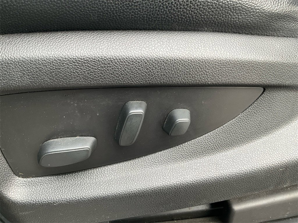 Used 2018 Chevrolet Silverado 1500 LT w/ All Star Edition image 26