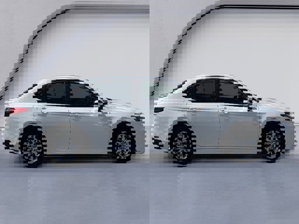 Used 2025 Toyota Camry LE image 6