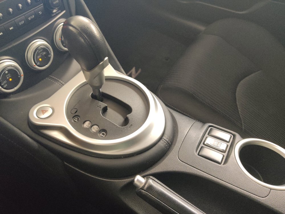Used 2016 Nissan 370Z Roadster RWD image 26
