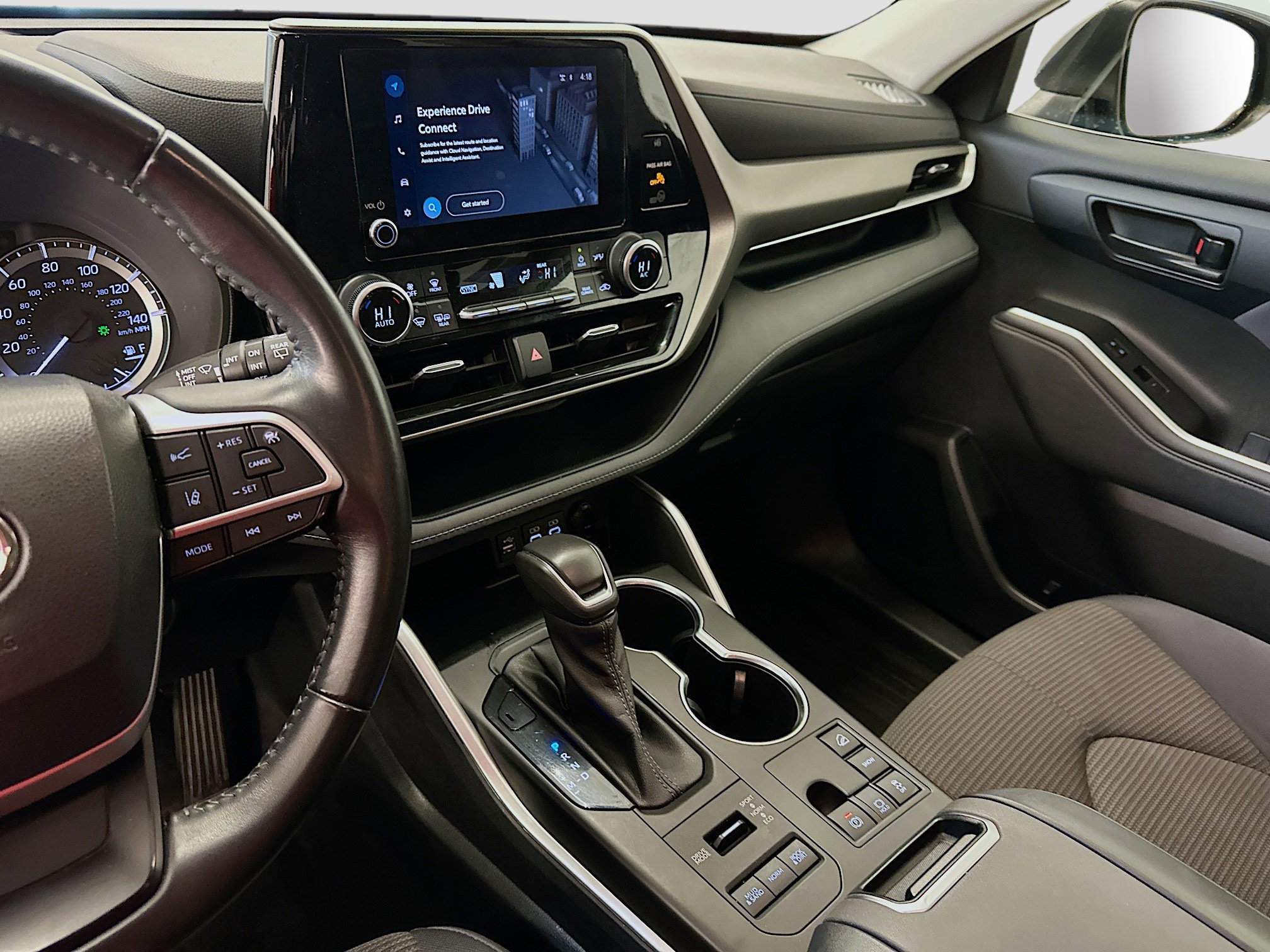 Used 2023 Toyota Highlander LE image 26