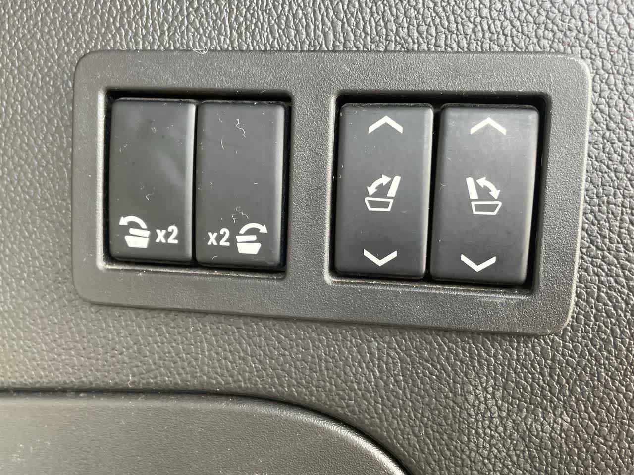 Used 2015 Cadillac Escalade Premium AWD/4WD image 18