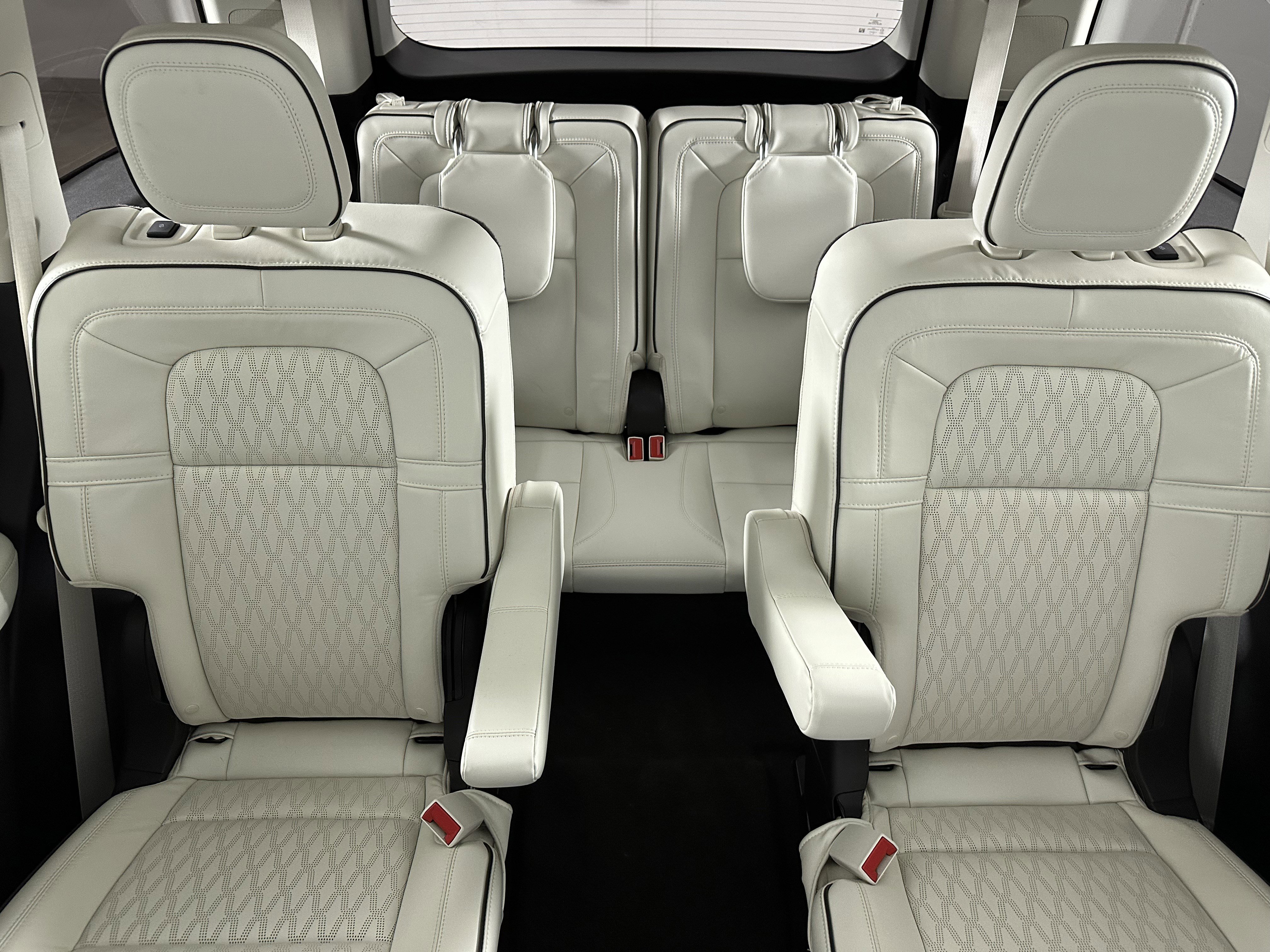 Used 2024 Lincoln Aviator Black Label w/ Dynamic Handling Package image 13