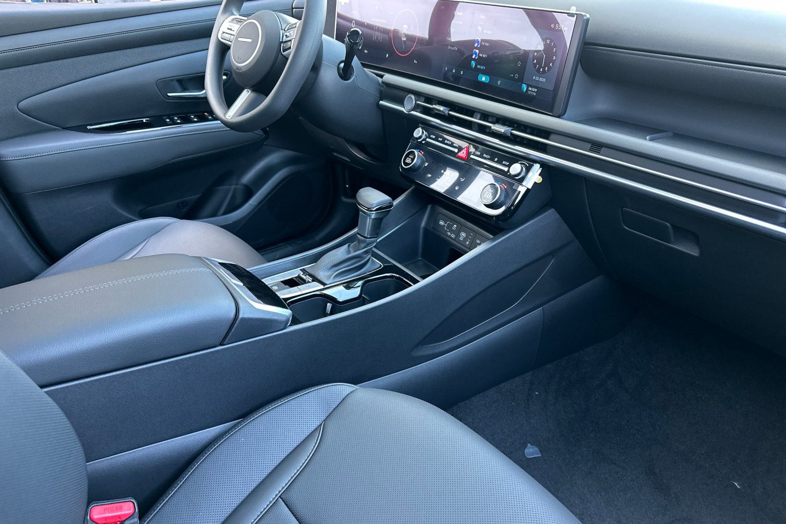 New 2025 Hyundai Santa Cruz SEL image 15