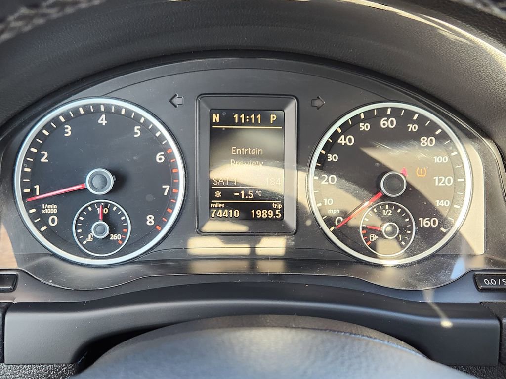 Used 2011 Volkswagen Tiguan SE image 6