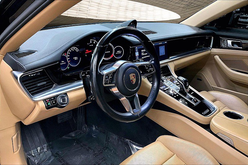 Used 2019 Porsche Panamera w/ Premium Package image 13