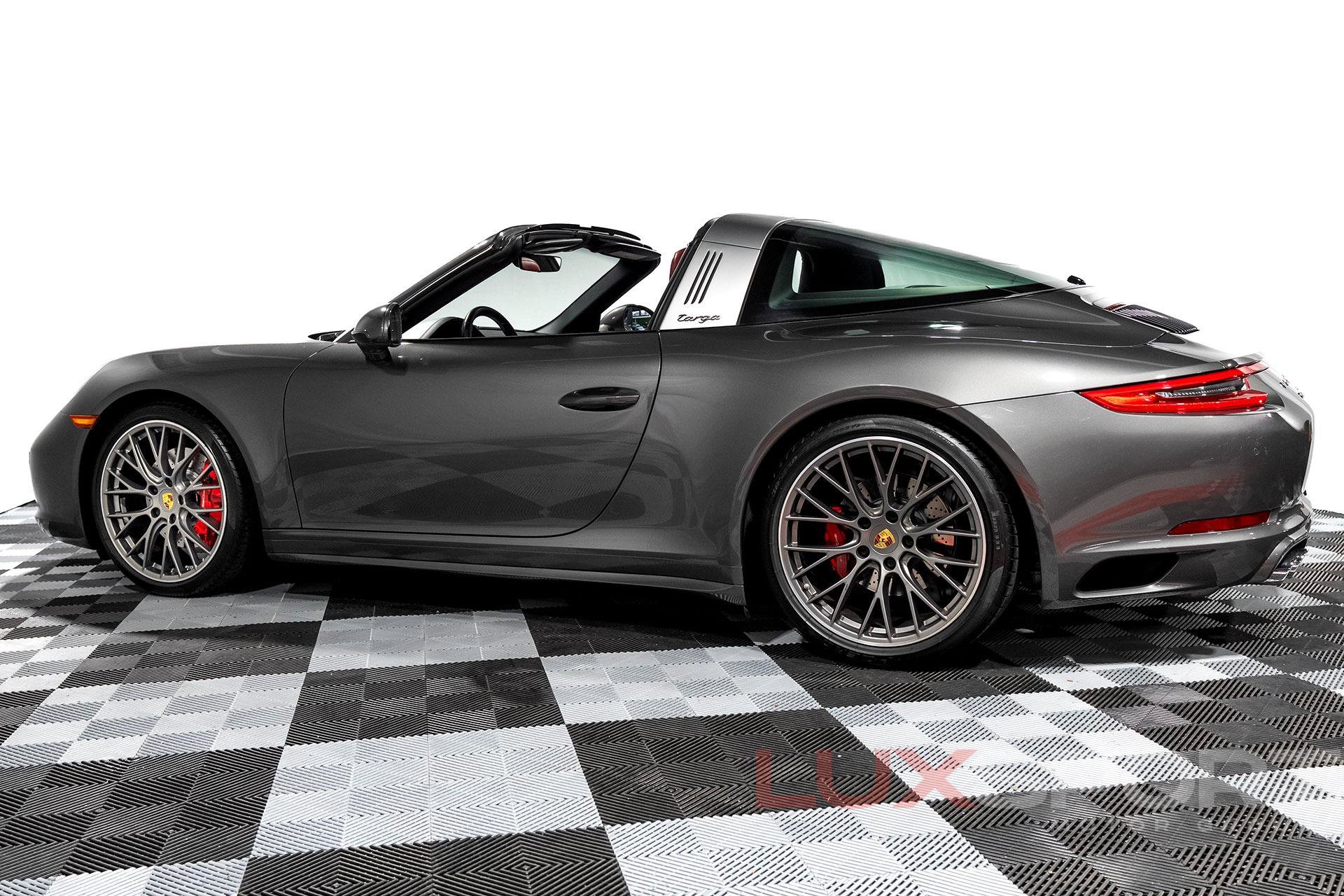 Used 2017 Porsche 911 Targa 4S image 3