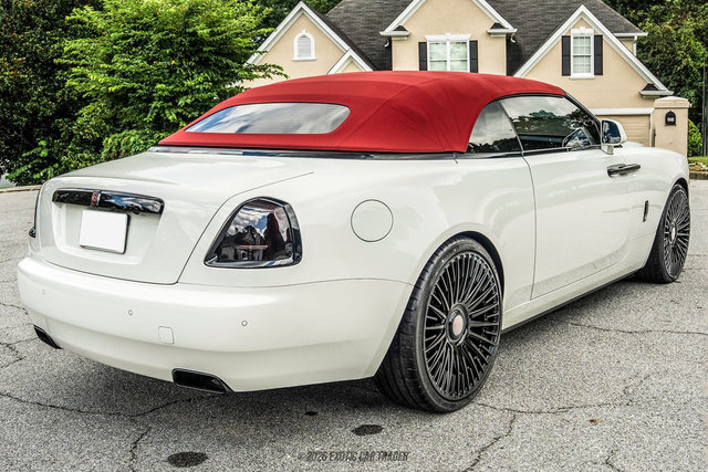 Used 2016 Rolls-Royce Dawn RWD image 18