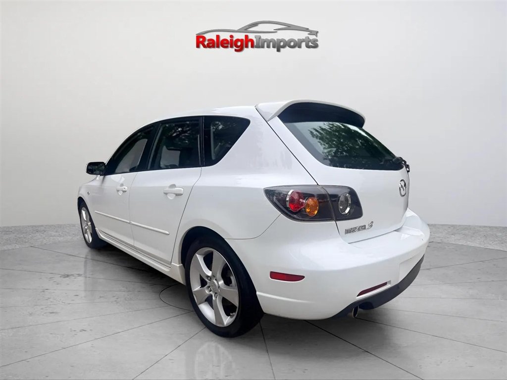 Used 2004 MAZDA MAZDA3 s w/ Moonroof & 6-CD Pkg FWD image 4