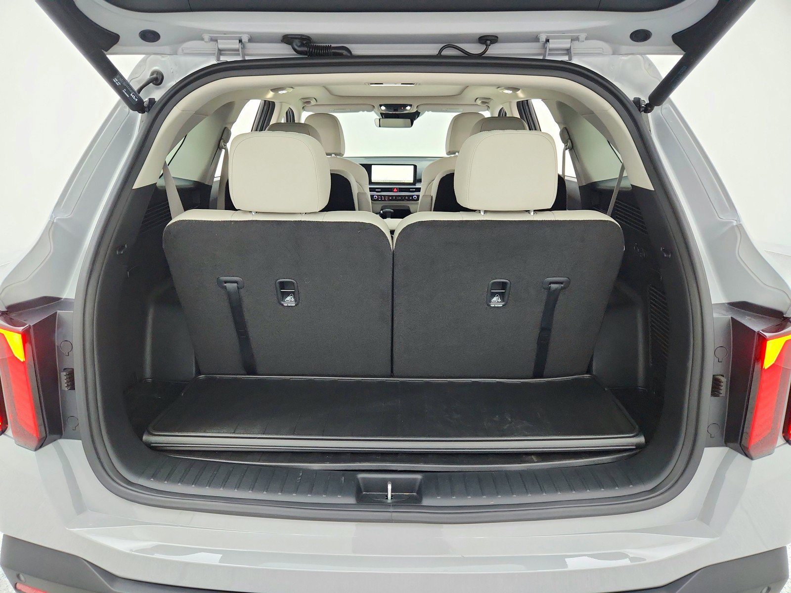 Used 2025 Kia Sorento SX image 27