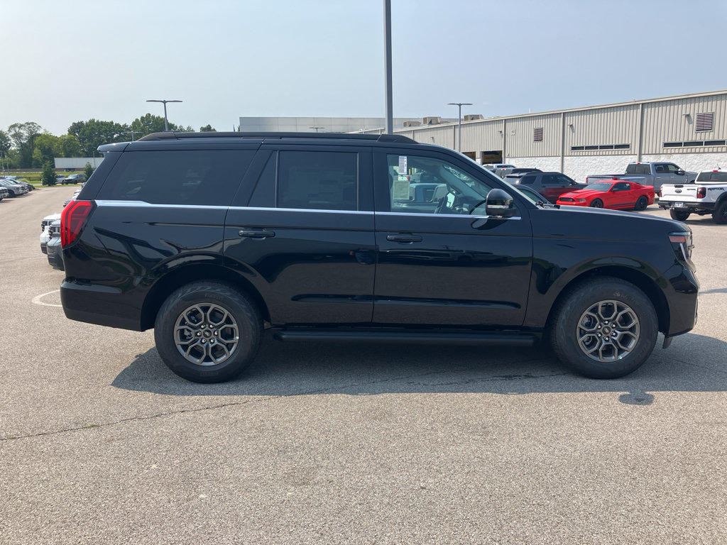 New 2027 Ford Expedition Active AWD/4WD image 4
