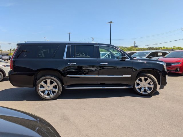 Used 2018 Cadillac Escalade ESV Luxury image 4