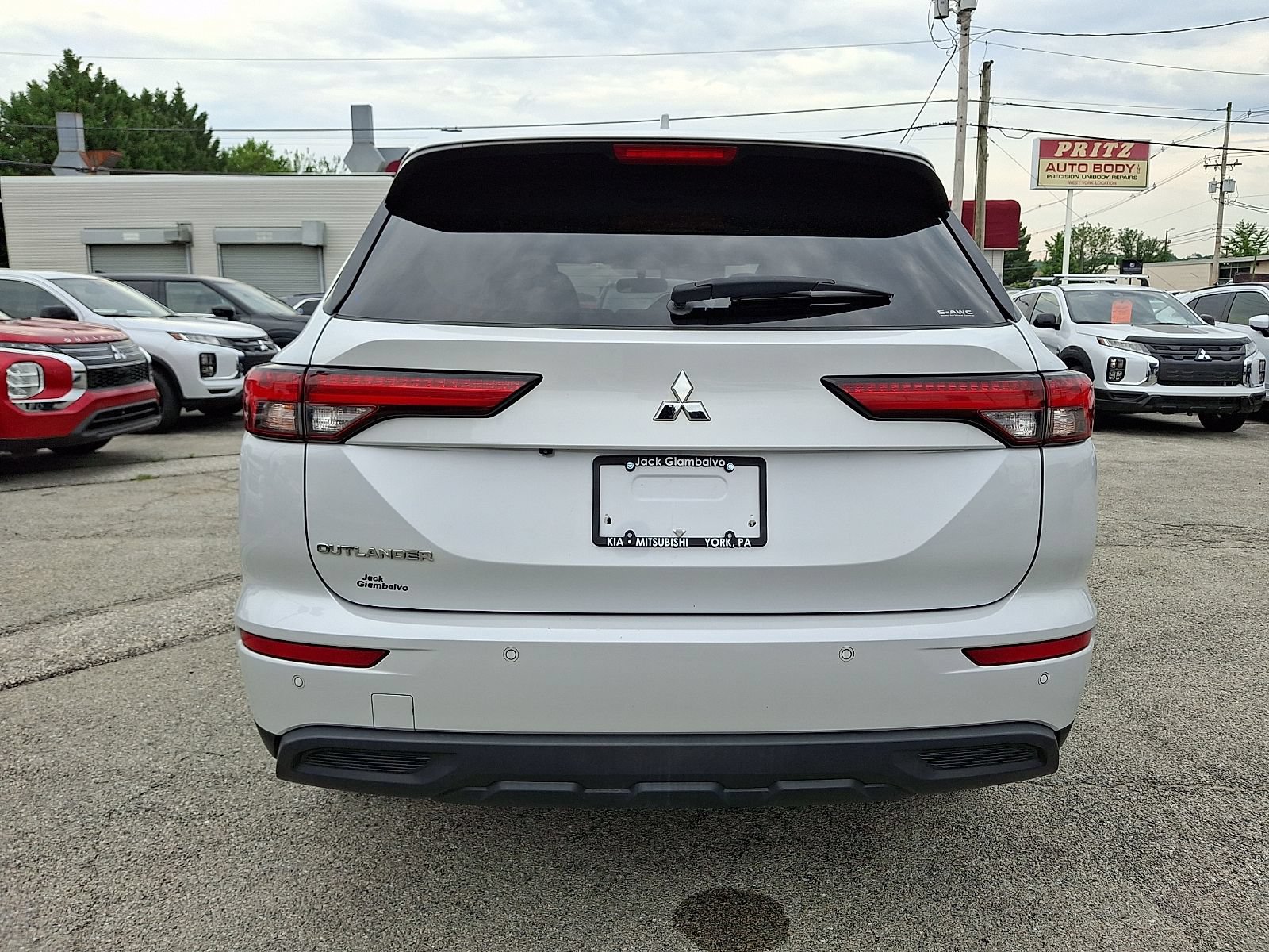 Used 2022 Mitsubishi Outlander ES AWD/4WD image 6