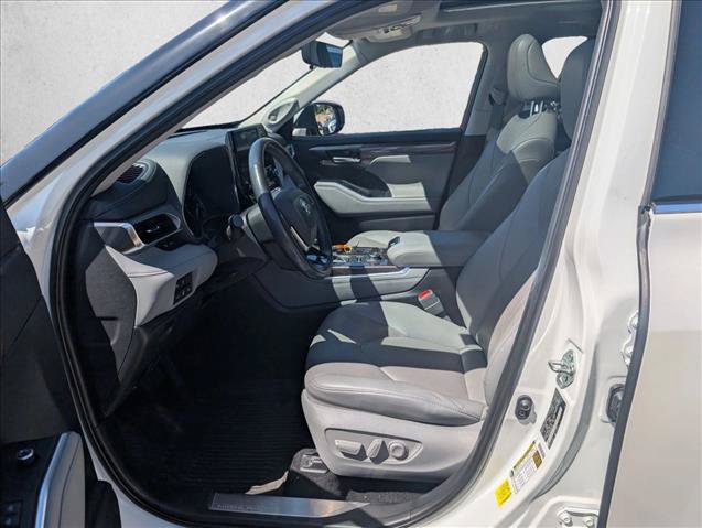 Used 2021 Toyota Highlander Platinum AWD/4WD image 15