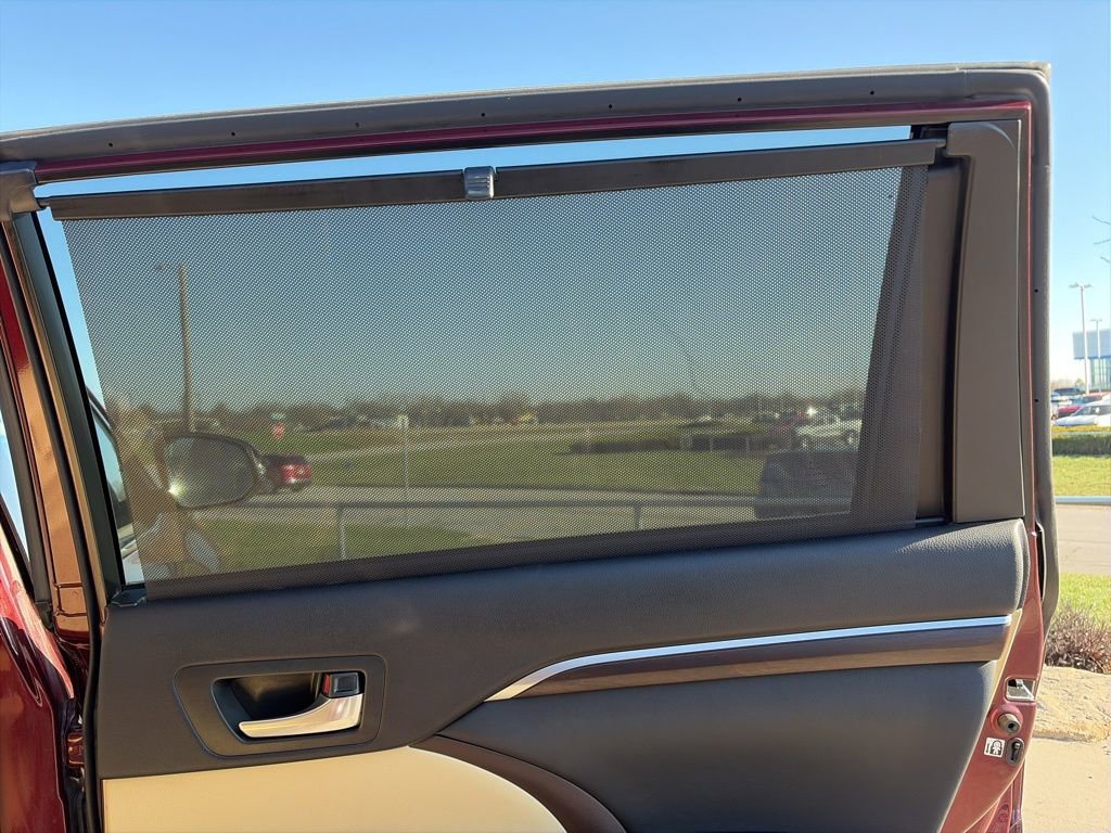 Used 2015 Toyota Highlander Limited image 37