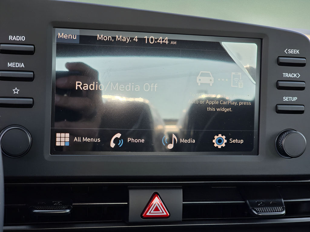 New 2026 Hyundai Elantra Sport FWD image 18