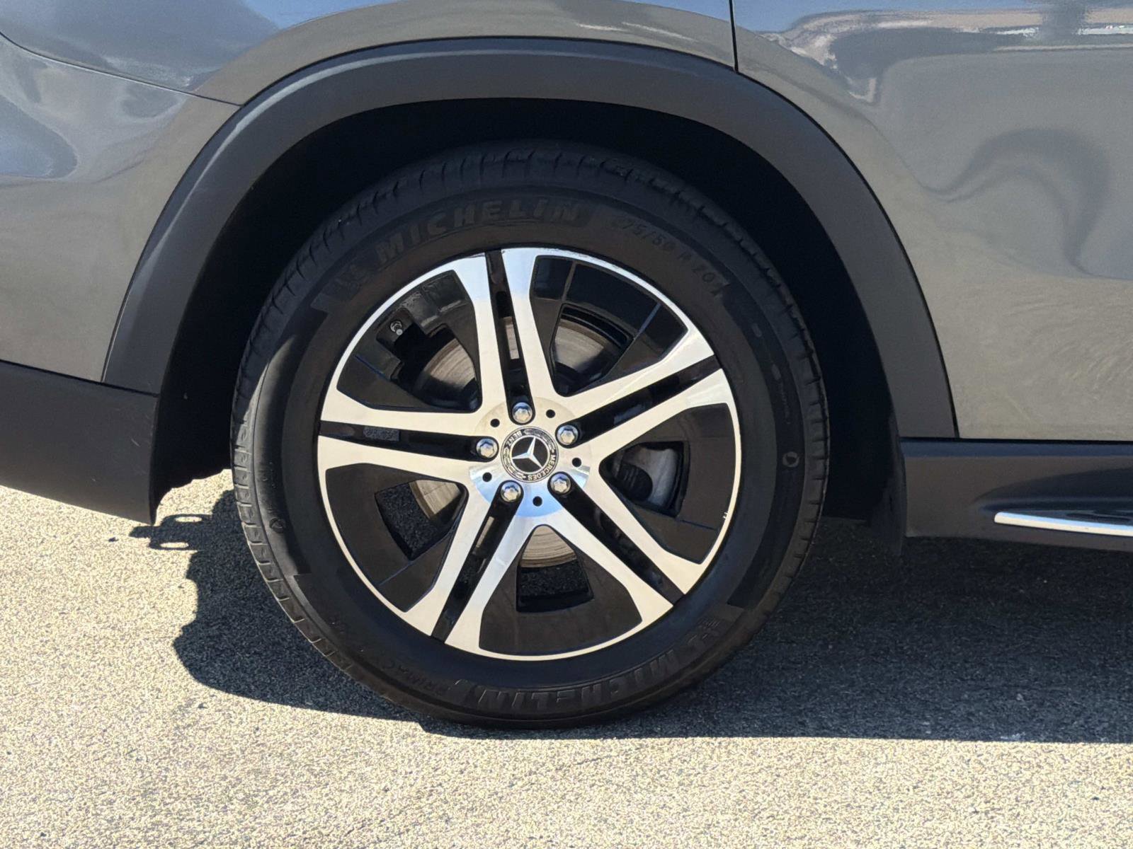 Used 2020 Mercedes-Benz GLS 450 4MATIC image 32