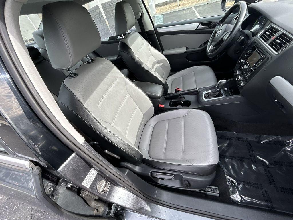 Used 2013 Volkswagen Jetta SEL Premium image 25