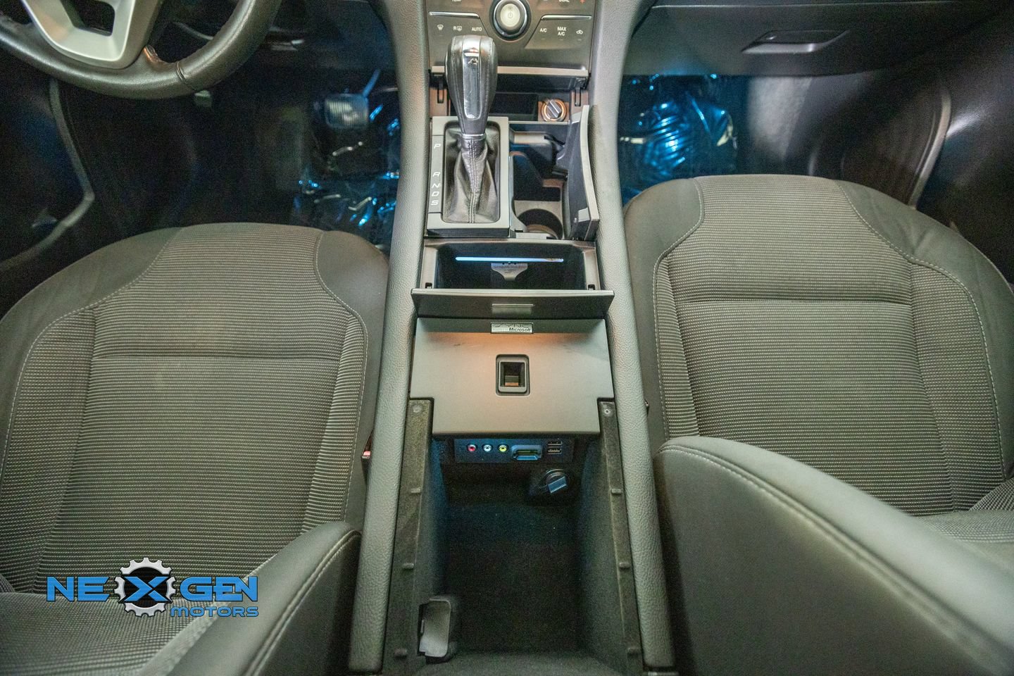 Used 2013 Ford Taurus SEL FWD image 30