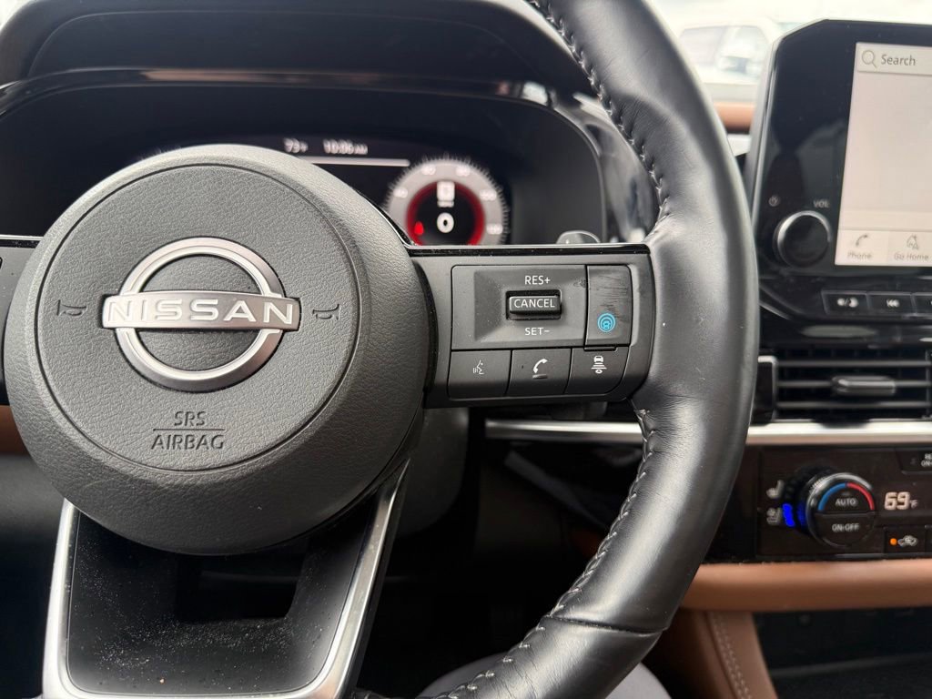 Used 2023 Nissan Pathfinder Platinum AWD/4WD image 12