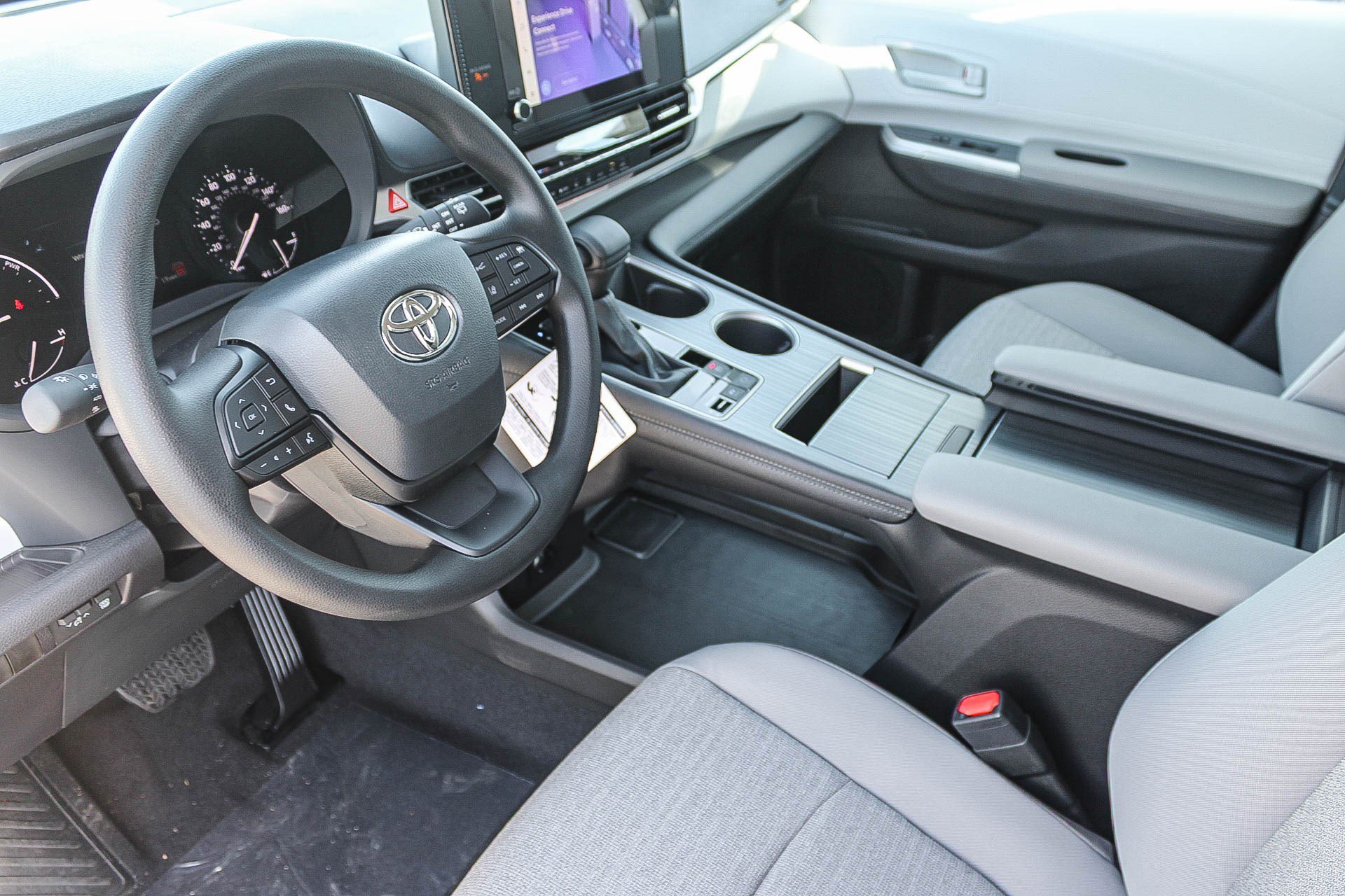 New 2026 Toyota Sienna LE image 19