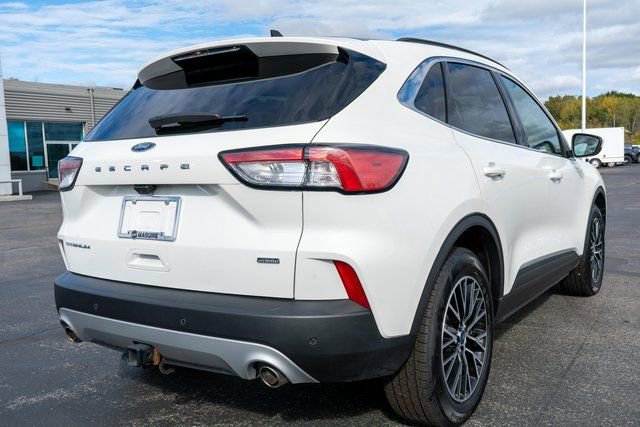 Used 2022 Ford Escape Titanium w/ Class II Trailer Tow Package image 6