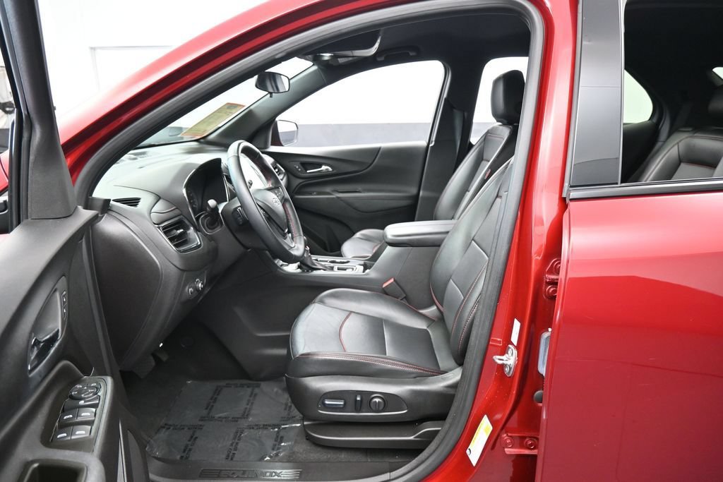 Used 2024 Chevrolet Equinox RS w/ RS Leather Package FWD image 11